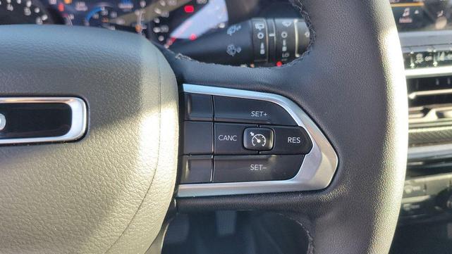 Photo of 2025 Bright White Clearcoat Jeep Compass
