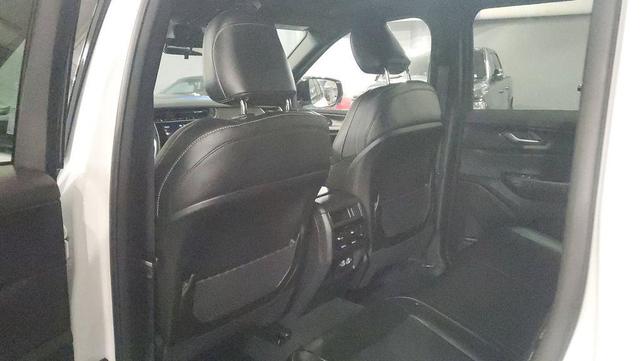 Photo of 2025 Bright White Clearcoat Jeep Grand Cherokee