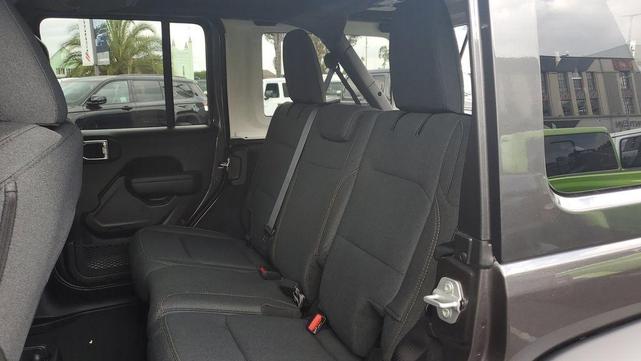 Photo of 2025 Granite Crystal Clearcoat Metallic Jeep Wrangler