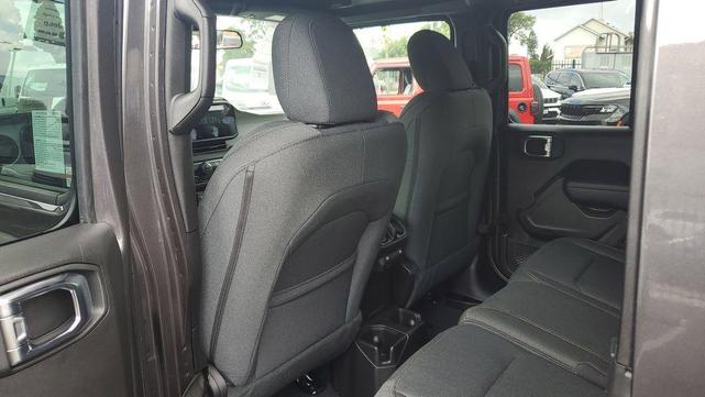 Photo of 2025 Granite Crystal Clearcoat Metallic Jeep Wrangler