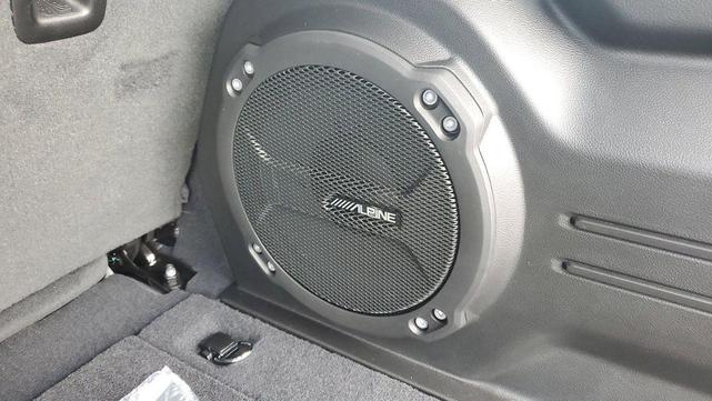 Photo of 2025 Granite Crystal Clearcoat Metallic Jeep Wrangler