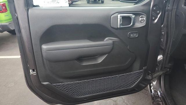 Photo of 2025 Granite Crystal Clearcoat Metallic Jeep Wrangler