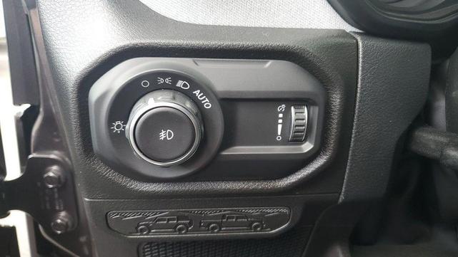 Photo of 2025 Granite Crystal Clearcoat Metallic Jeep Wrangler