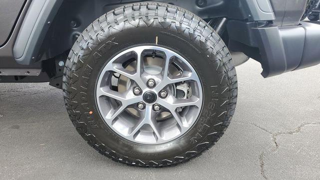 Photo of 2025 Granite Crystal Clearcoat Metallic Jeep Wrangler