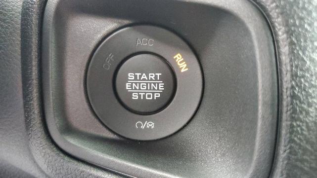 Photo of 2025 Granite Crystal Clearcoat Metallic Jeep Wrangler