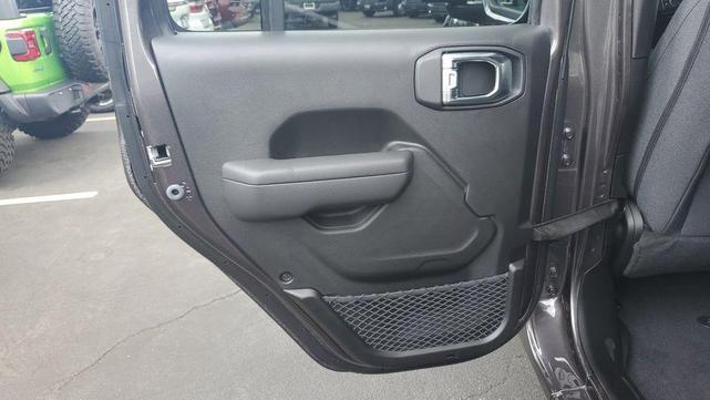 Photo of 2025 Granite Crystal Clearcoat Metallic Jeep Wrangler