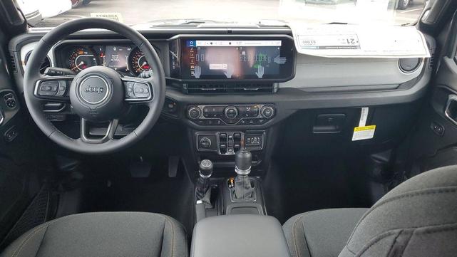 Photo of 2025 Granite Crystal Clearcoat Metallic Jeep Wrangler