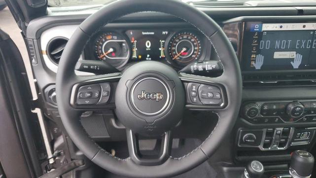 Photo of 2025 Granite Crystal Clearcoat Metallic Jeep Wrangler