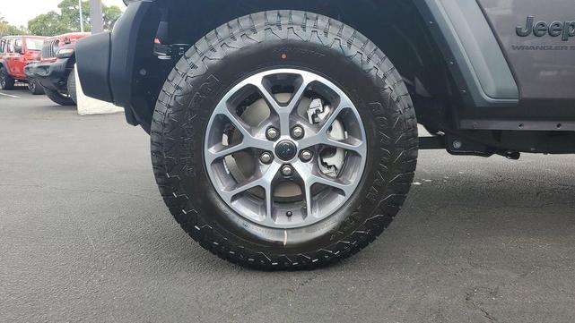 Photo of 2025 Granite Crystal Clearcoat Metallic Jeep Wrangler