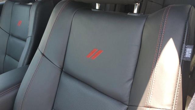 Photo of 2025 DB Black Crystal Clearcoat Dodge Durango