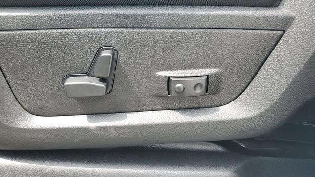 Photo of 2025 Bright White Clearcoat RAM 2500