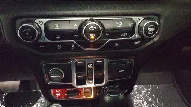 Photo of 2024 Granite Crystal Clearcoat Metallic Jeep Gladiator