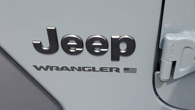 Photo of 2025 Anvil Clearcoat Jeep Wrangler