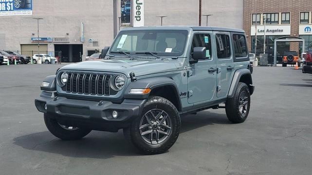 Photo of 2025 Anvil Clearcoat Jeep Wrangler
