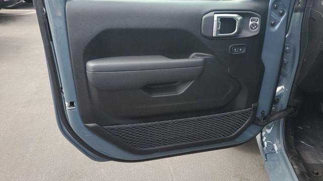 Photo of 2025 Anvil Clearcoat Jeep Wrangler