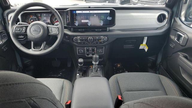 Photo of 2025 Anvil Clearcoat Jeep Wrangler