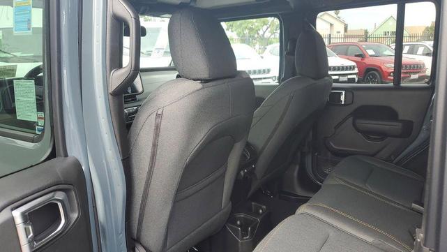Photo of 2025 Anvil Clearcoat Jeep Wrangler
