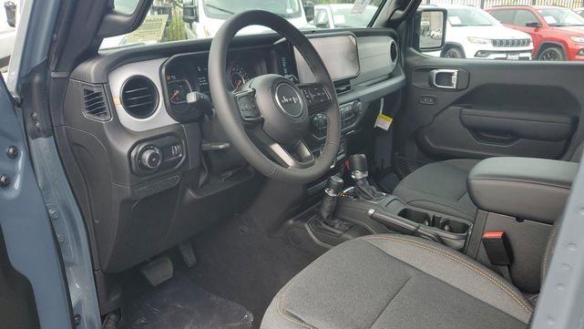 Photo of 2025 Anvil Clearcoat Jeep Wrangler