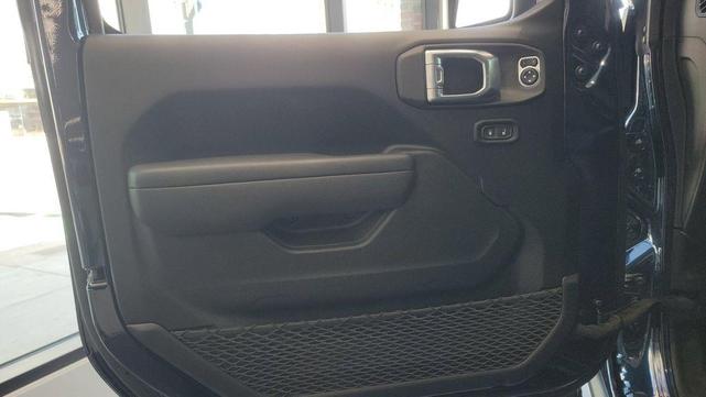 Photo of 2025 Fathom Blue Pearlcoat Jeep Gladiator