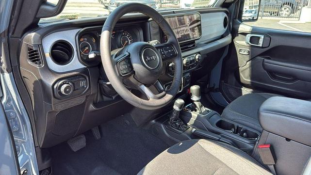 Photo of 2025 Anvil Clearcoat Jeep Wrangler