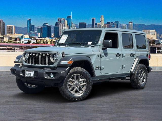 Photo of 2025 Anvil Clearcoat Jeep Wrangler
