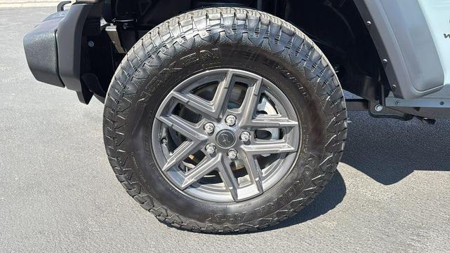 Photo of 2025 Anvil Clearcoat Jeep Wrangler