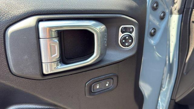 Photo of 2025 Anvil Clearcoat Jeep Wrangler