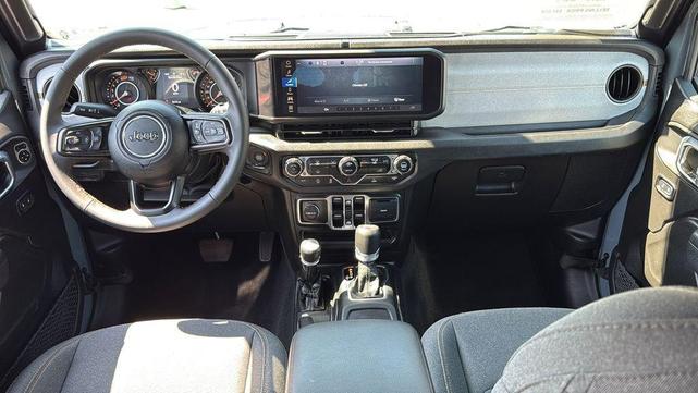 Photo of 2025 Anvil Clearcoat Jeep Wrangler