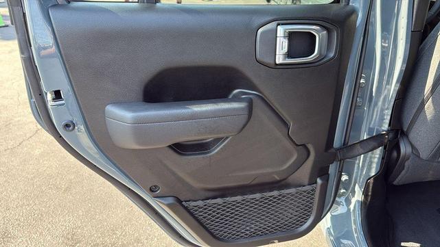Photo of 2025 Anvil Clearcoat Jeep Wrangler