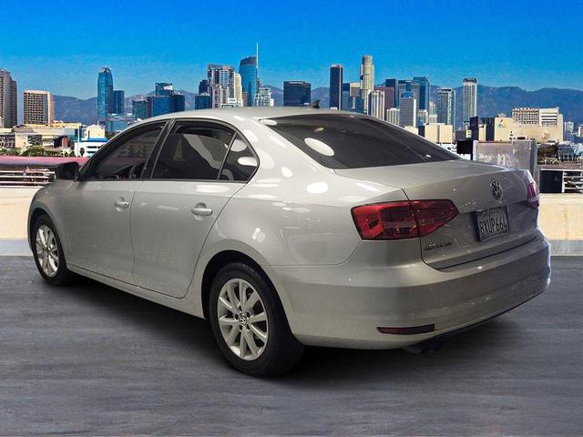Photo of 2015 Reflex Silver Metallic Volkswagen Jetta