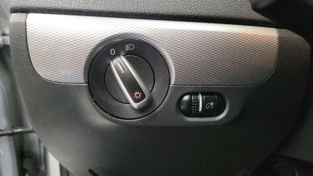 Photo of 2015 Reflex Silver Metallic Volkswagen Jetta