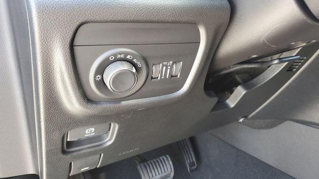 Photo of 2025 Diamond Black Jeep Grand Cherokee L