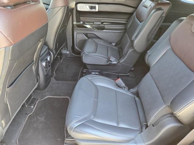 Photo of 2021 Gray Metallic Ford Explorer