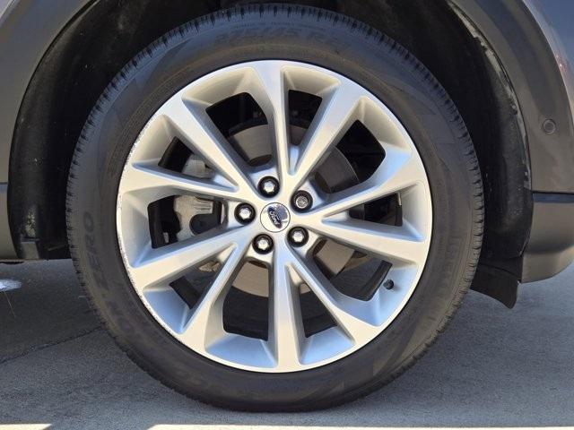 Photo of 2021 Gray Metallic Ford Explorer