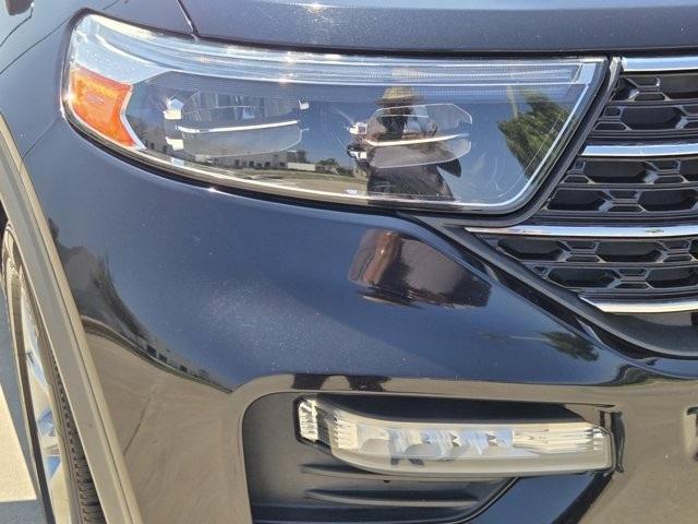 Photo of 2020 Black Ford Explorer