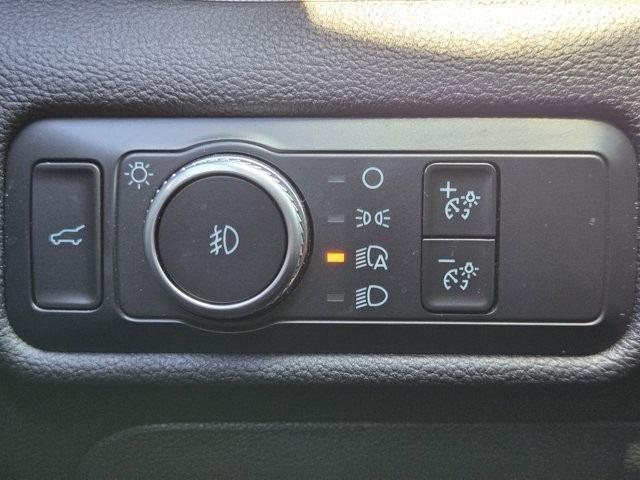 Photo of 2020 Black Ford Explorer