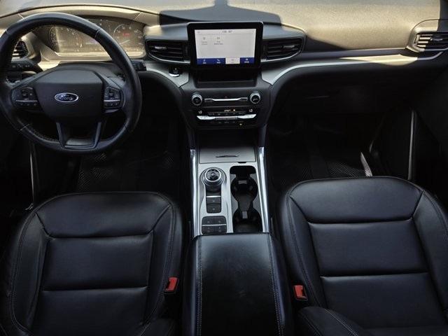 Photo of 2020 Black Ford Explorer