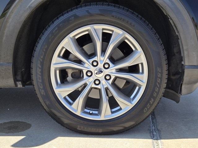 Photo of 2020 Black Ford Explorer