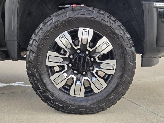 Photo of 2024 Onyx Black GMC Sierra 2500