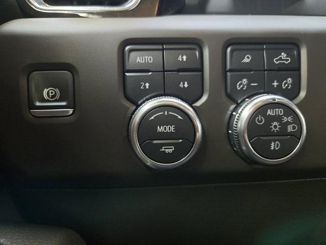 Photo of 2024 Onyx Black GMC Sierra 2500