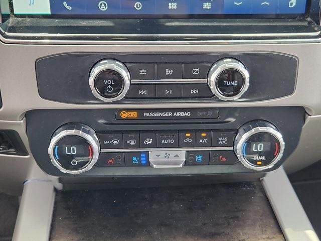 Photo of 2022 Black Metallic Ford F-250