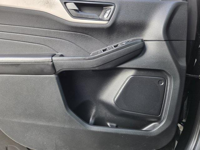 Photo of 2022 Agate Black Metallic Ford Escape