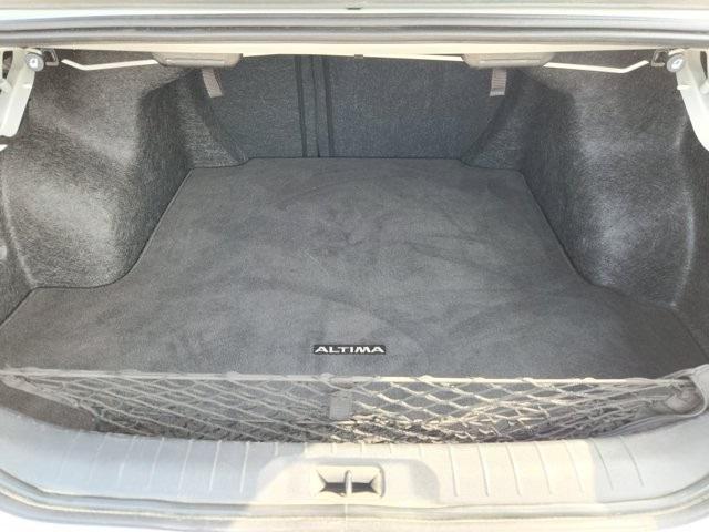 Photo of 2023 White Nissan Altima