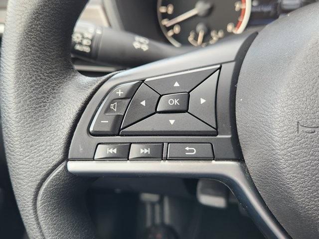 Photo of 2023 White Nissan Altima