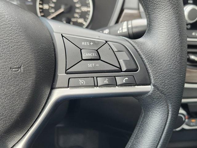 Photo of 2023 White Nissan Altima