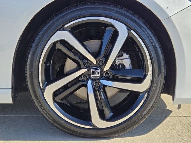 Photo of 2022 White Honda Accord