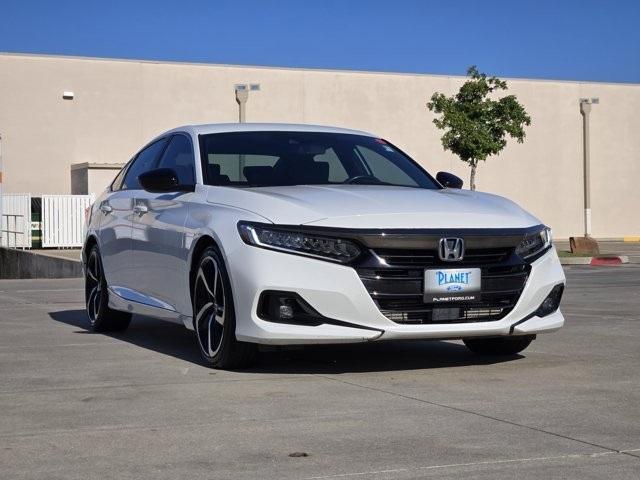 Photo of 2022 White Honda Accord