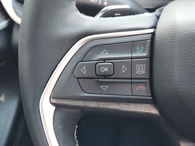 Photo of 2025 Metallic Jeep Grand Cherokee