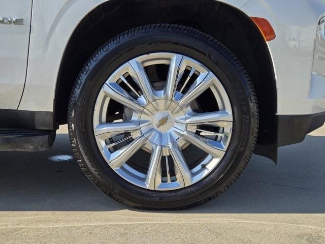 Photo of 2022 Iridescent Pearl Tricoat Chevrolet Tahoe