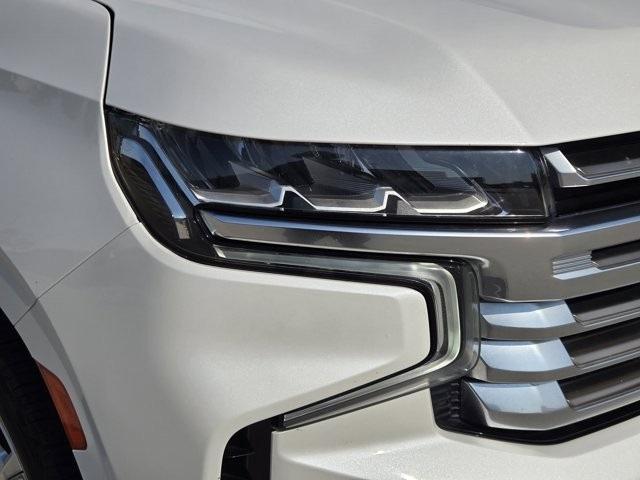 Photo of 2022 Iridescent Pearl Tricoat Chevrolet Tahoe